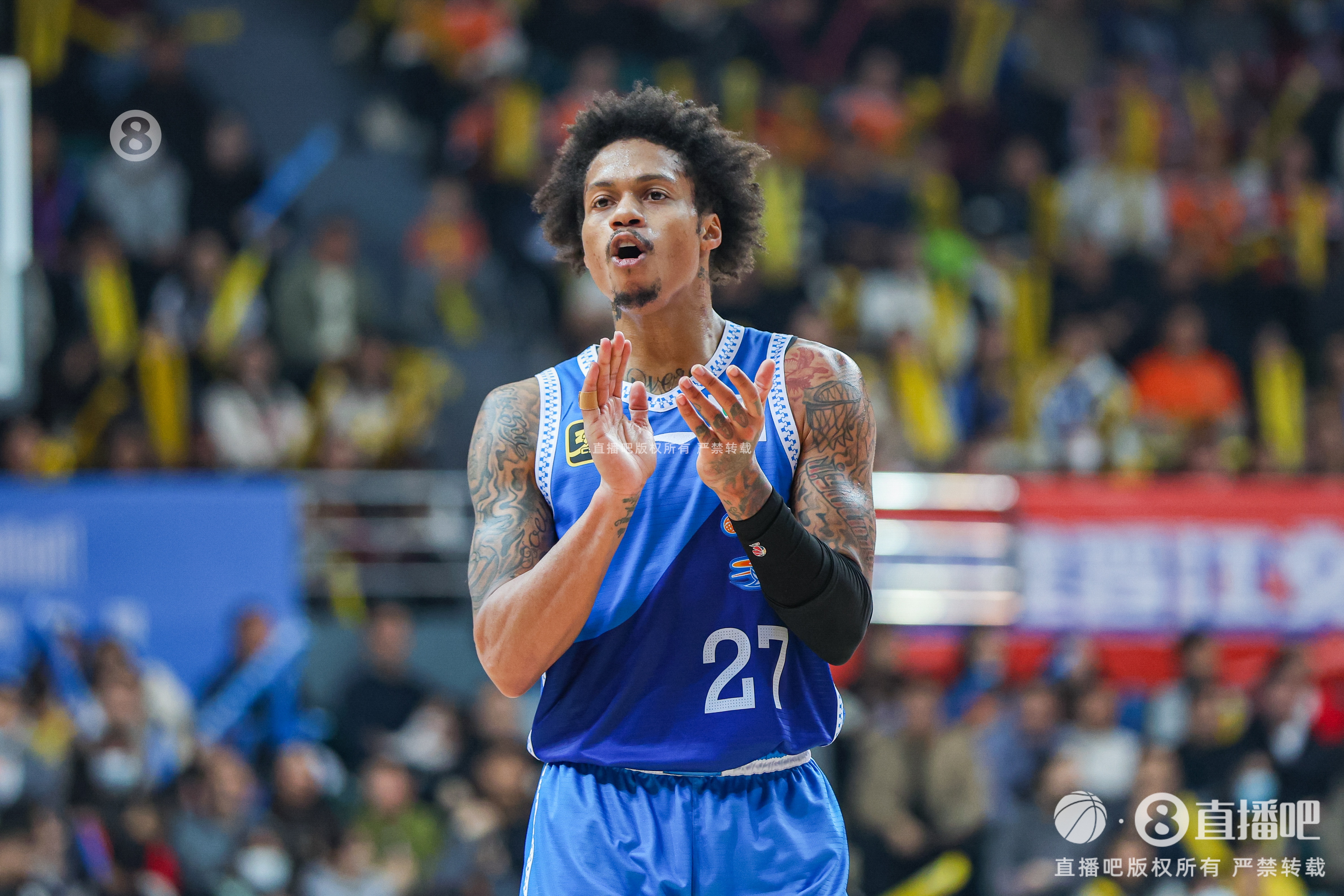 合格外援组合!库克20中11砍27分 杨16中8&罚球14中10砍27分6助